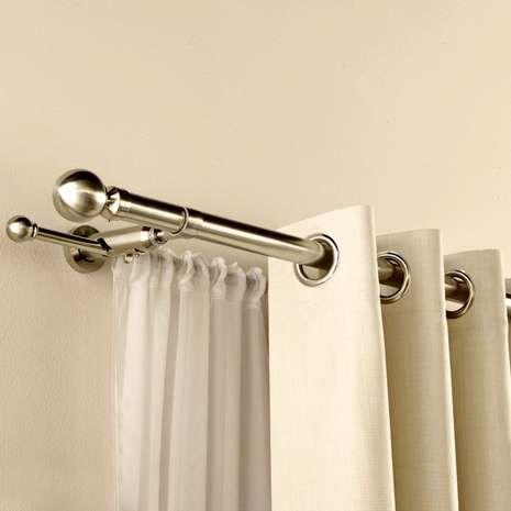 How to Hang a Wrap Around Curtain Rods in Dubai