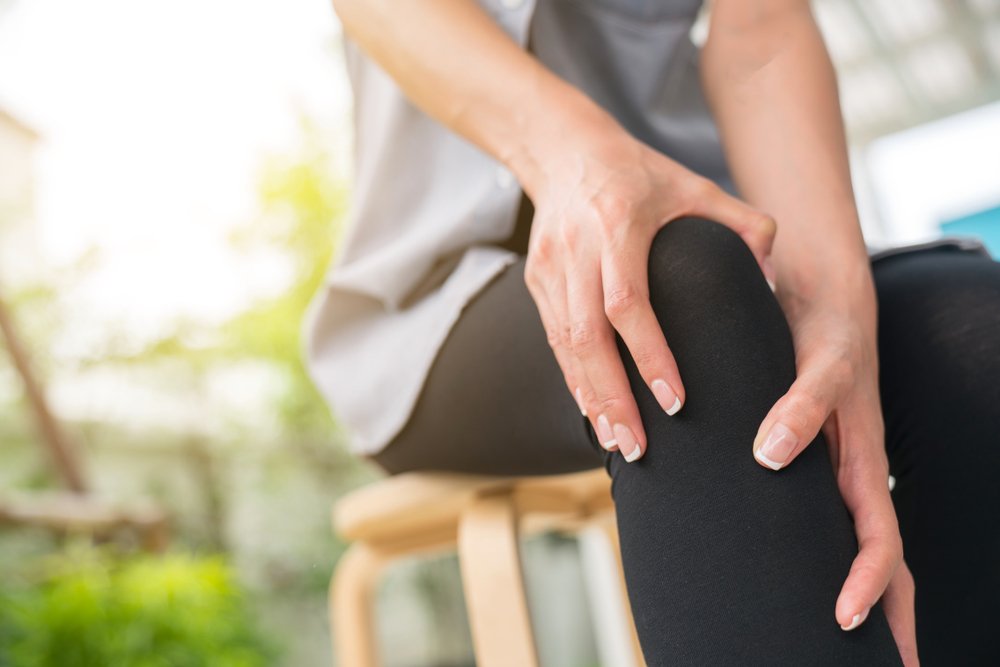 Anterior knee pain: 3 strengthening exercises for pain relief