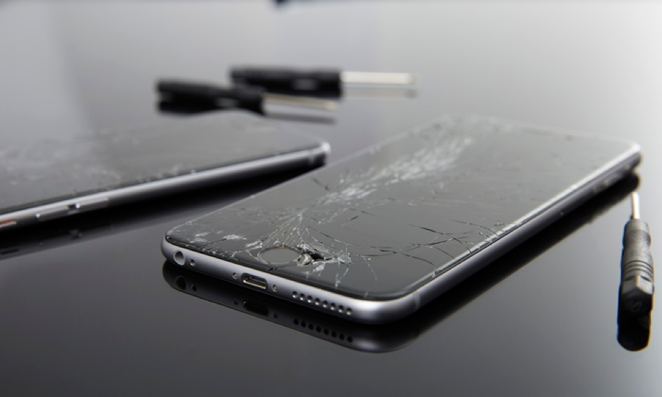 Looking for an iPhone glass repair? Here are things to consider