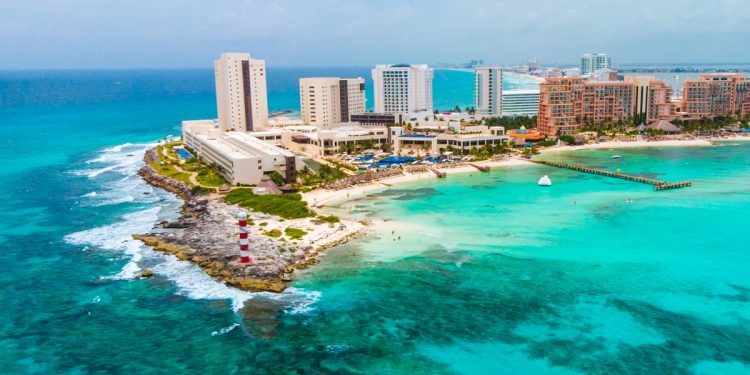7 Best Places to stay in Cancun for couples?