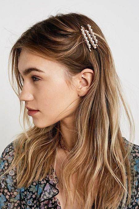 How to Pull Hair Accessories to Get a Perfect Style