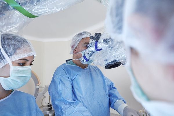 Why Need an experienced robotic cancer surgeon for Your Treatment 