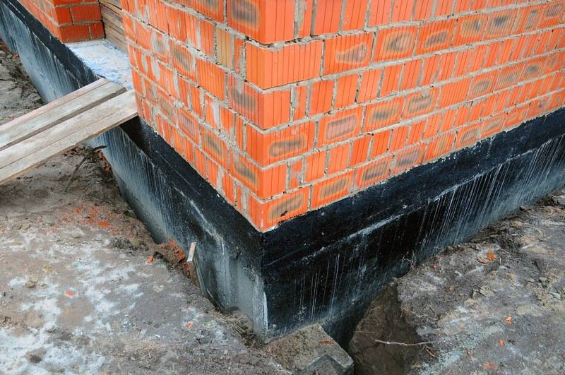 5 Causes and Remedies for Wall Dampness
