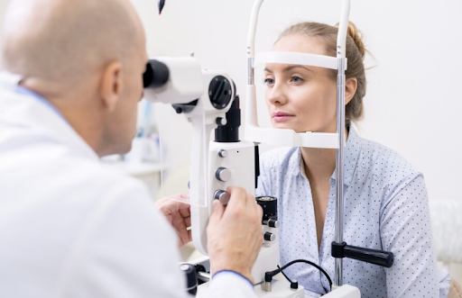 5 Notable Signs You Must See an Eye Doctor Immediately