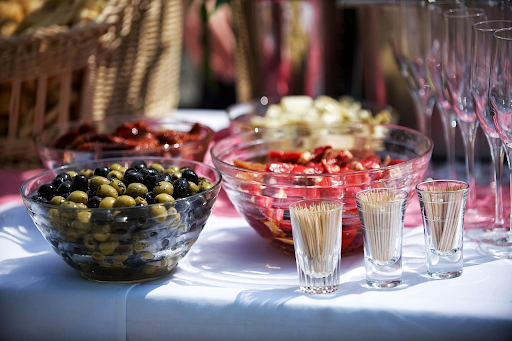 Tips To Make Refreshments Visually Appealing At Your Party